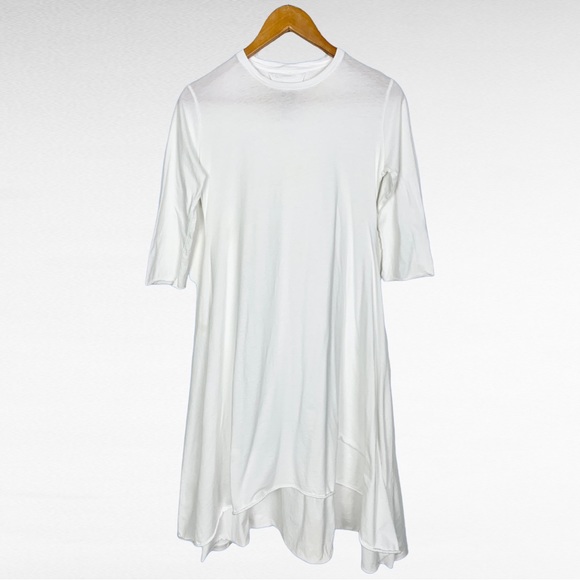 Mark And Estel | White Flowy Asymmetric Crew Neck High-Low Cotton T-Shirt Dress - Picture 7 of 16